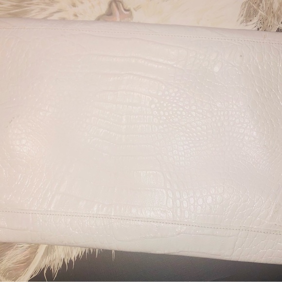 WHITE LEATHER FENDI CLUTCH - Picture 3 of 4